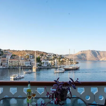 Vilă Hermes Traditional House In Gialos Symi