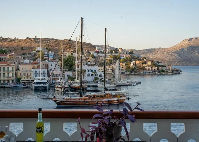 Hermes Traditional House In Gialos * Symi