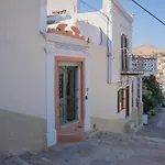 Hermes Traditional House In Gialos *