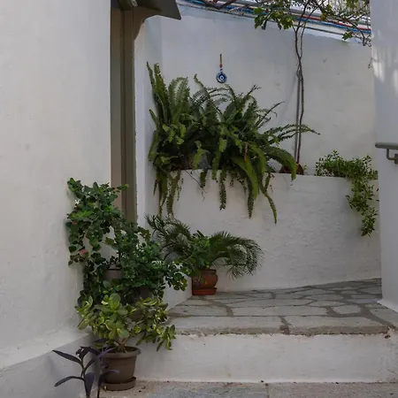 Hermes Traditional House In Gialos *