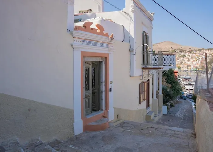 Hermes Traditional House In Gialos *